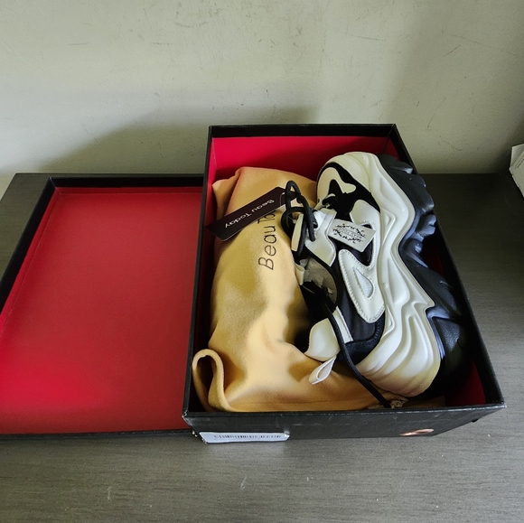 Beau Today Chunky Black Cow Suede White Leather Athletic Sneakers Wom S 6.5M NWB - Picture 8 of 8